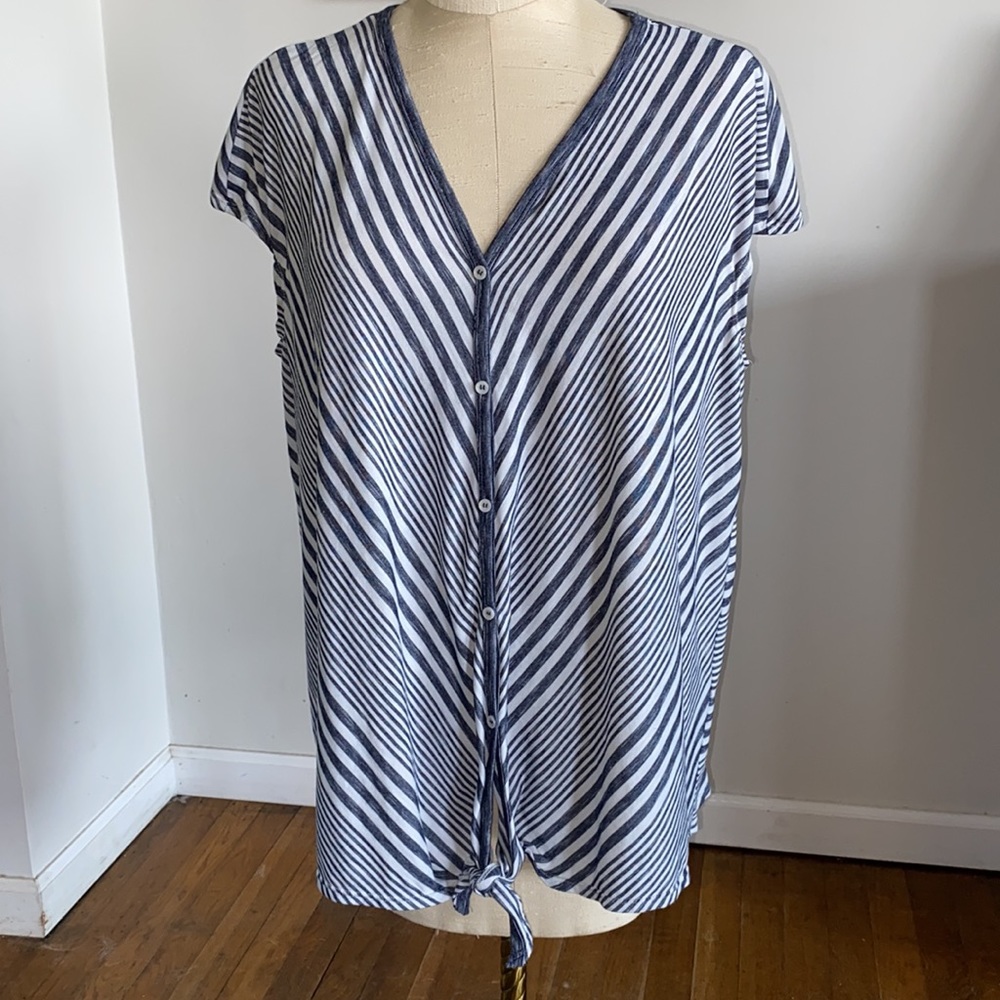 Max Studio 2X cute top